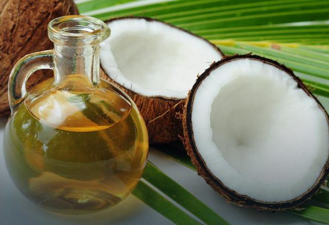 Coconut oil under the magnifying glass. Who, why and how to use it?